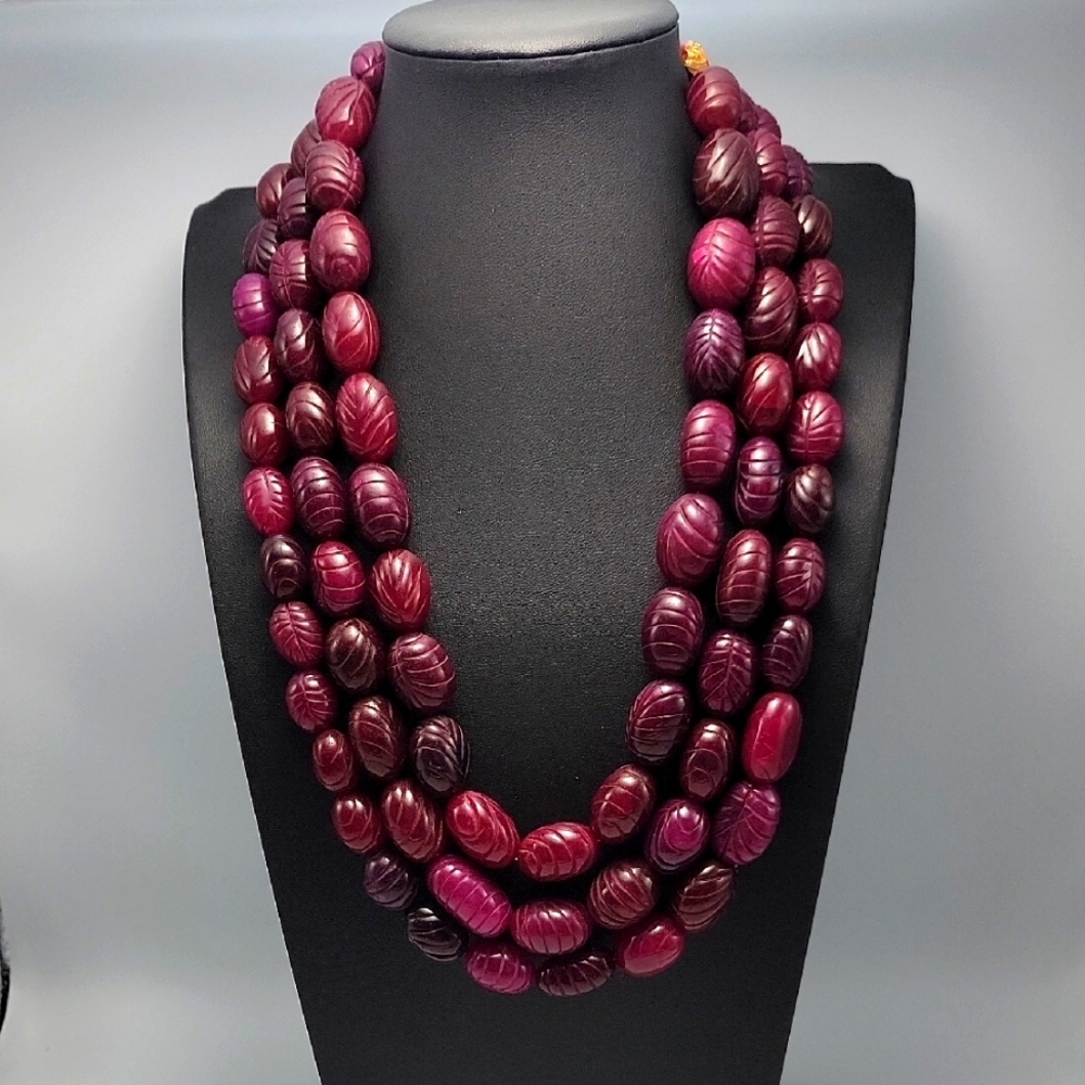 COLLOSAL 2065.00 CTS EARTH MINED 3 LINE RED RUBY CARVED BEADS BEADED UV NECKLACE